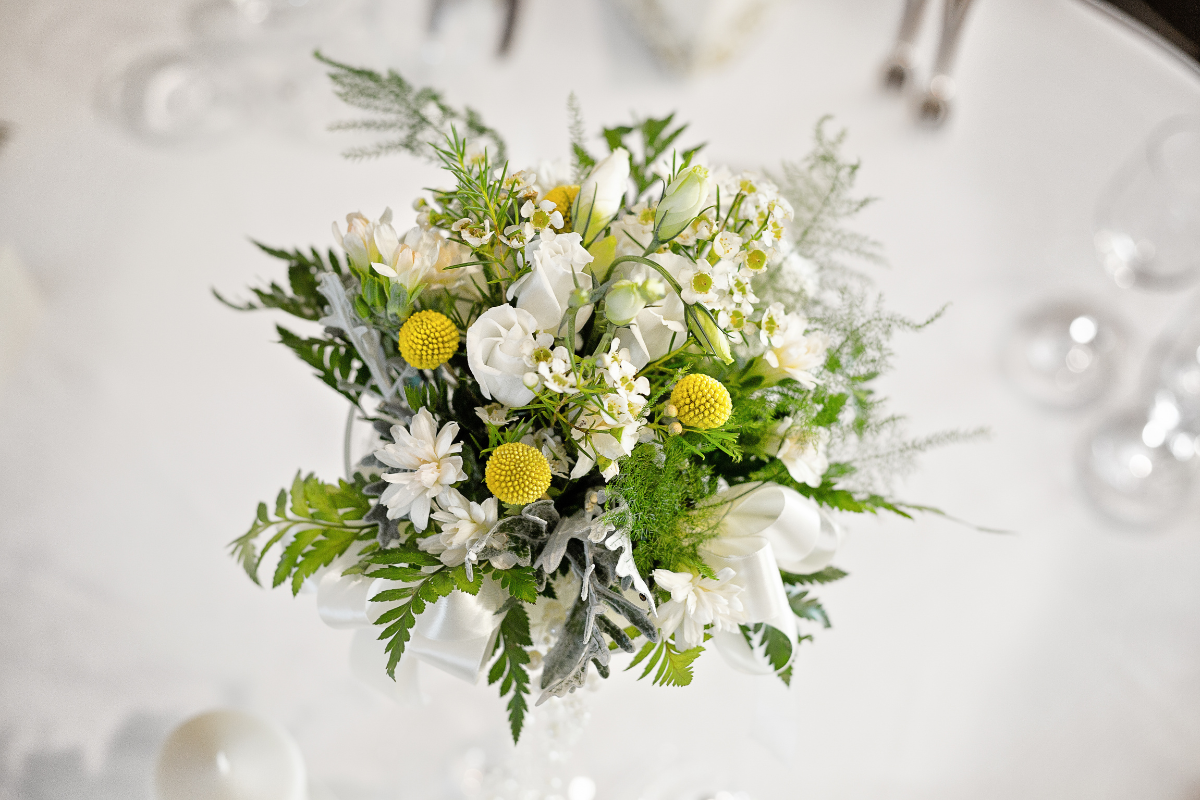 Fiori e centrotavola per matrimonio: guida pratica per scegliere bene